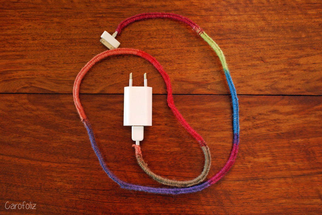 cable iphone au crochet