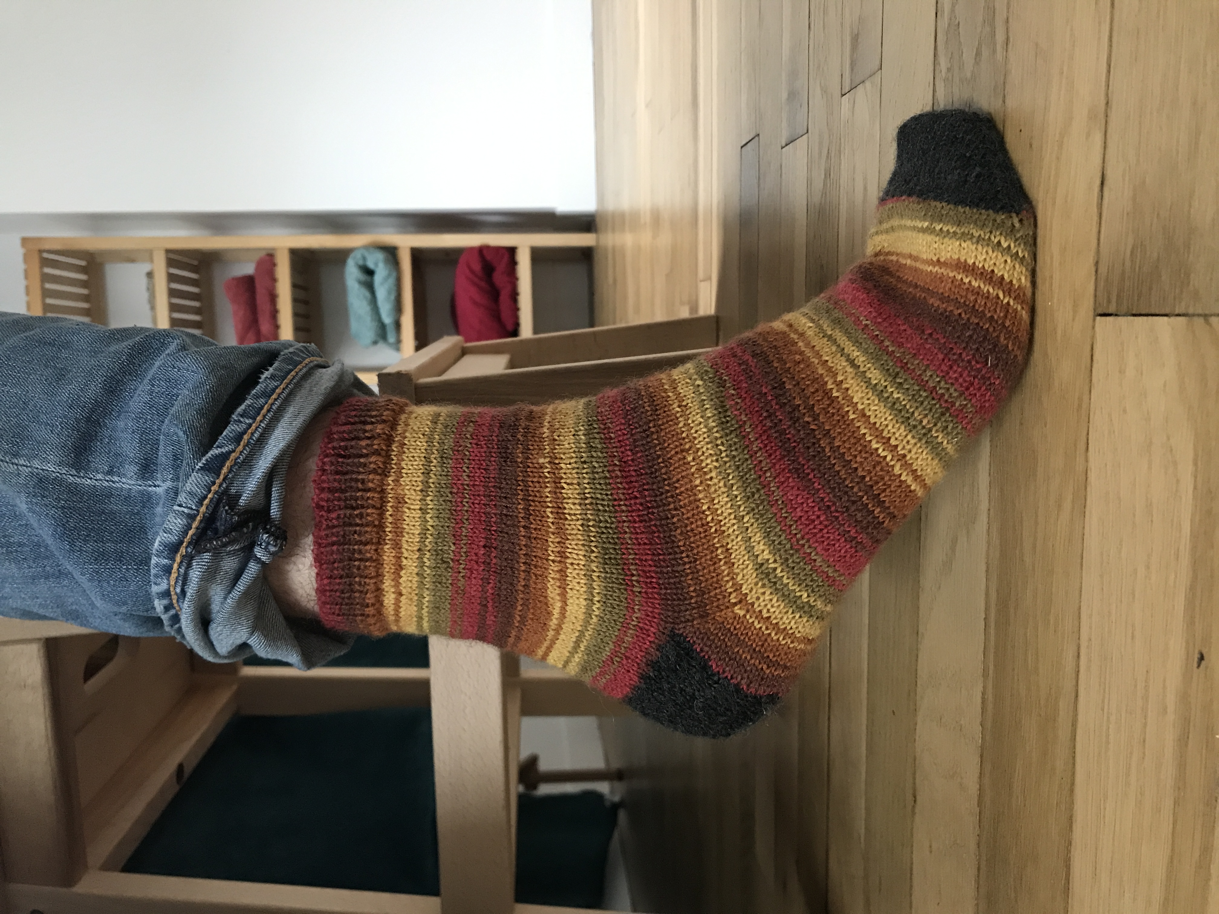 TRICOT - chaussettes homme taille 43 sur notre blog  Comment tricoter des  chaussettes, Tricoter des chaussettes, Tricot et crochet
